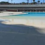 Piso Con Piscina Comunitaria *