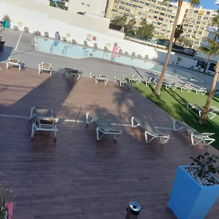Piso Con Piscina Comunitaria דירה
