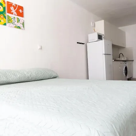 Piso Con Piscina Comunitaria *