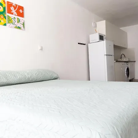 Piso Con Piscina Comunitaria