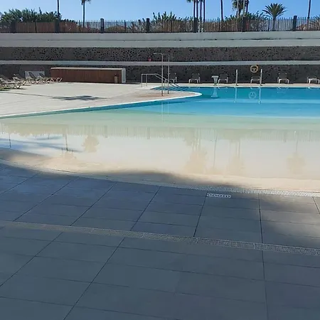 Piso Con Piscina Comunitaria *